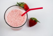 Strawberry-Swirl Cheesecake Smoothie