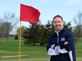 Legally blind golf pro earns turfgrass management degree via World Campus