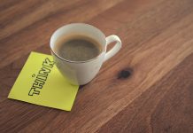Think of key words to stay focused throughout new year post-it note