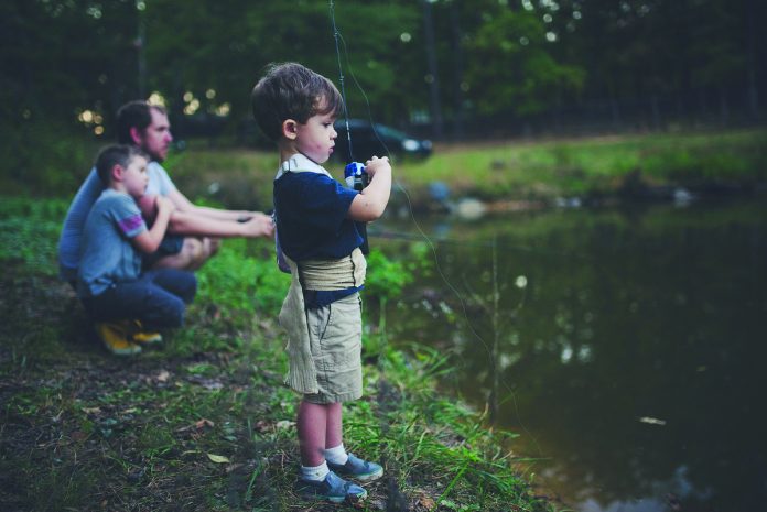 kids fishing