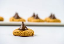 Peanut Butter Blossoms Peanut Butter Blosson Cookies