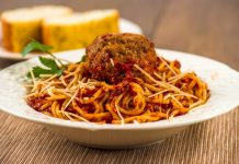 Whole Wheat Spaghetti with Marinara and Turkey Meatballs