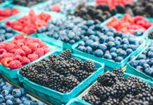 What kind of produce is in season in the fall? berries