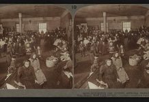 How to legally immigrate to the US immigrants waiting in Ellis Island for examination