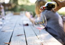 Apply for the Ohio Wines Founders Memorial Scholarship wine