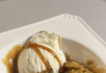 Slow Cooker Cinnamon Pumpkin Bread Pudding