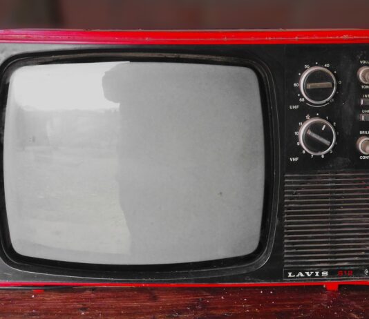Nielsen surveys: Remembering life before streaming and cellphones vintage tv