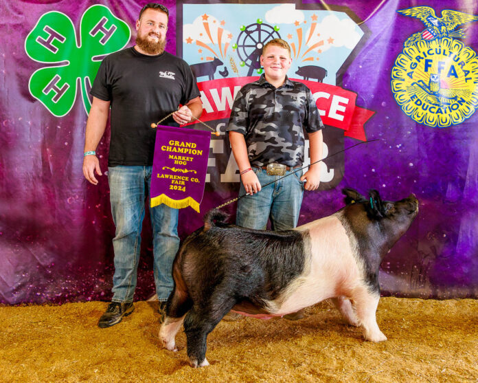 GRAND CHAMPION MARKET HOG: KAIDEN BENNETT