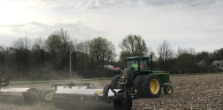 When to use a land roller at planting time