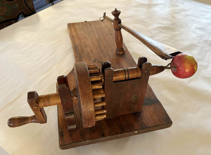 mechanical wooden apple peeler mechanical wooden apple peeler