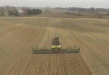 Confusing results after government reports corn planting