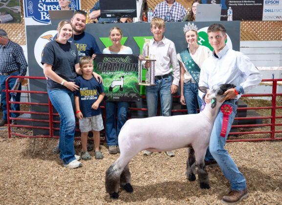 RESERVE CHAMPION LAMB: PARKER LINKOUS