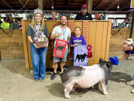 RESERVE CHAMPION MARKET HOG: JOSEY LOUDIN