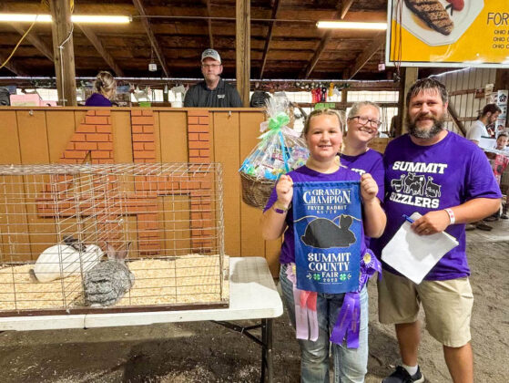 GRAND CHAMPION FRYER RABBIT: MOLLY CROASMUN