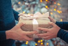 Shop small, shop local: Ways to keep your holiday dollars in the community
