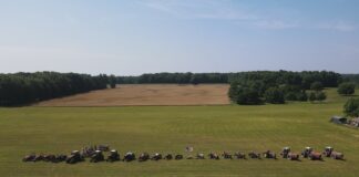 A son’s tribute: Tractor roadside lineup honors late Portage County farmer