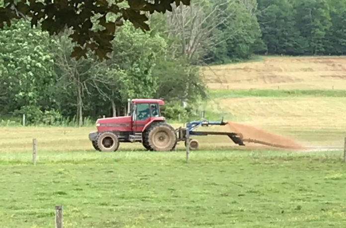 tractor-spraying