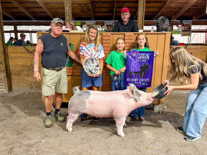 GRAND CHAMPION MARKET HOG: JOSEY LOUDIN