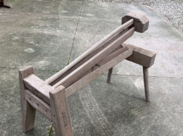 Flax braking and scutching: Pioneer methods for making linen