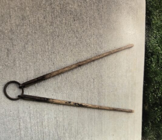We need your help identifying this mystery auction item